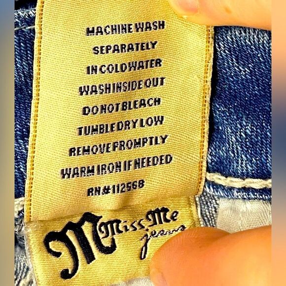Miss Me Sunny Bootcut Jeans 26x30 Stretch Distressed EUC Embroidered - Picture 9 of 11